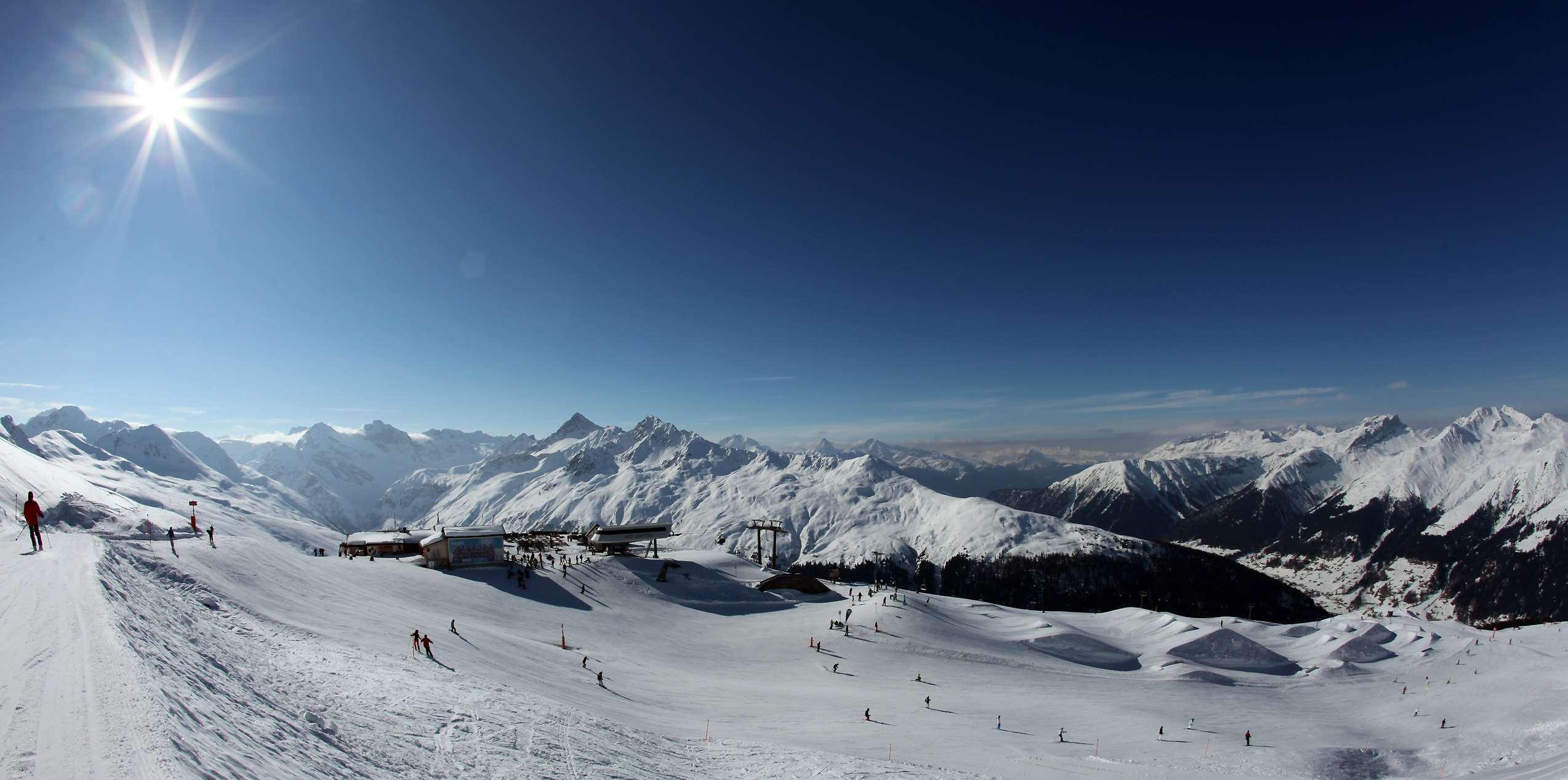 Hilton Garden Inn Davos Bagian luar foto