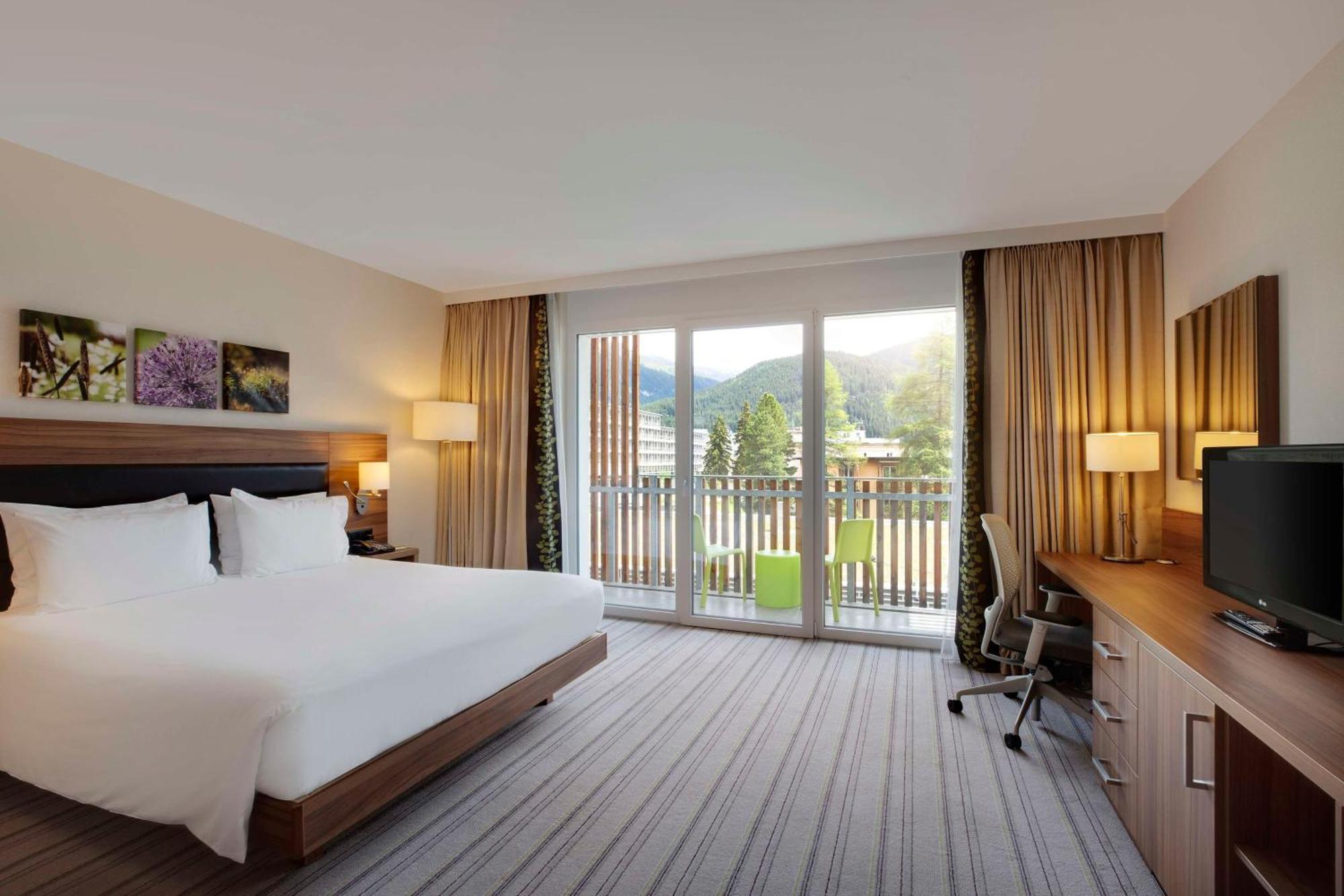 Hilton Garden Inn Davos Bagian luar foto