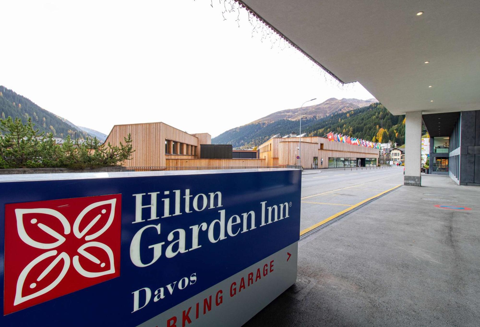 Hilton Garden Inn Davos Bagian luar foto
