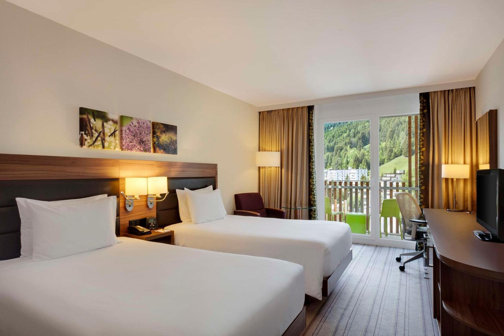 Hilton Garden Inn Davos Bagian luar foto