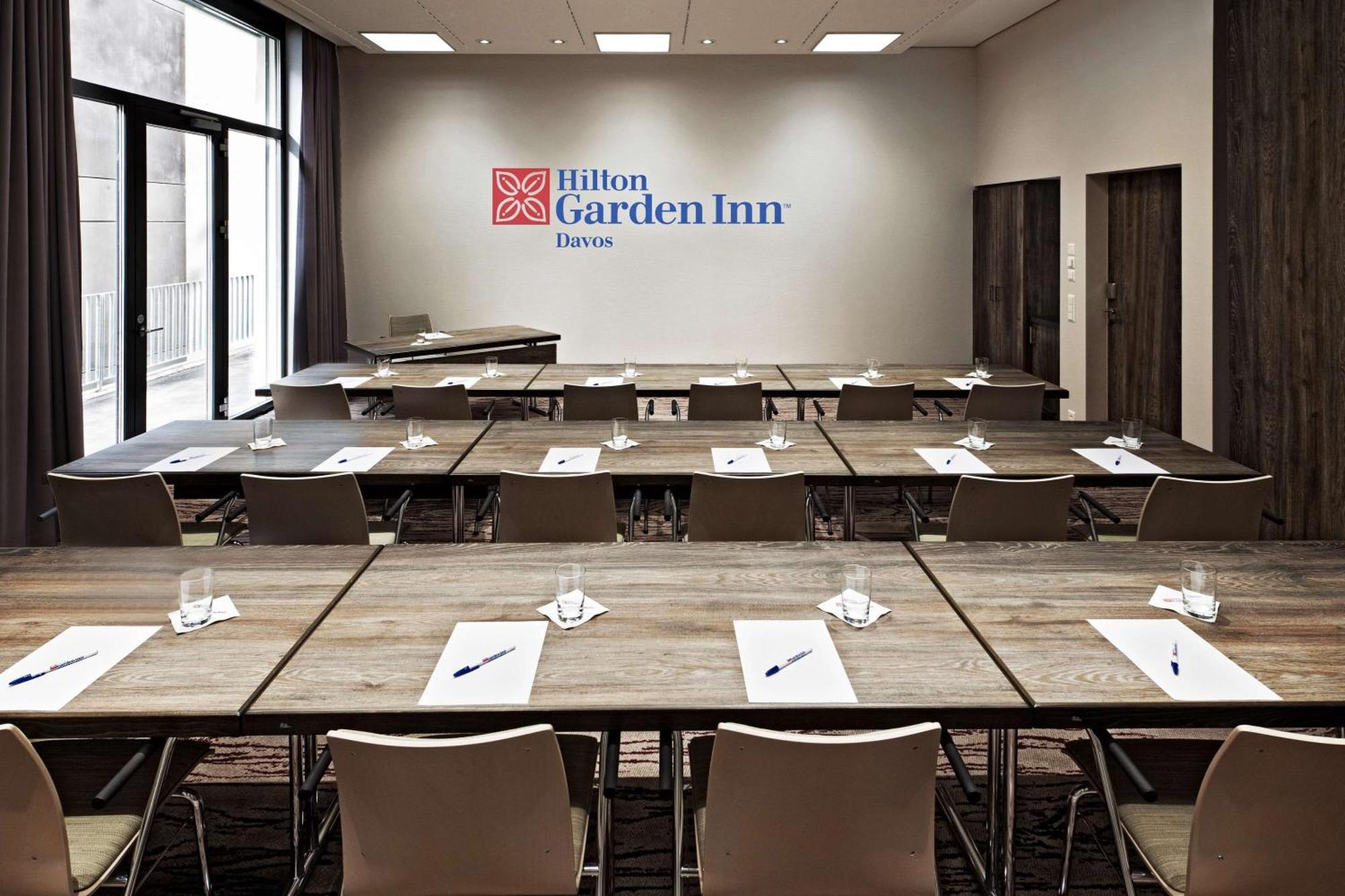 Hilton Garden Inn Davos Bagian luar foto