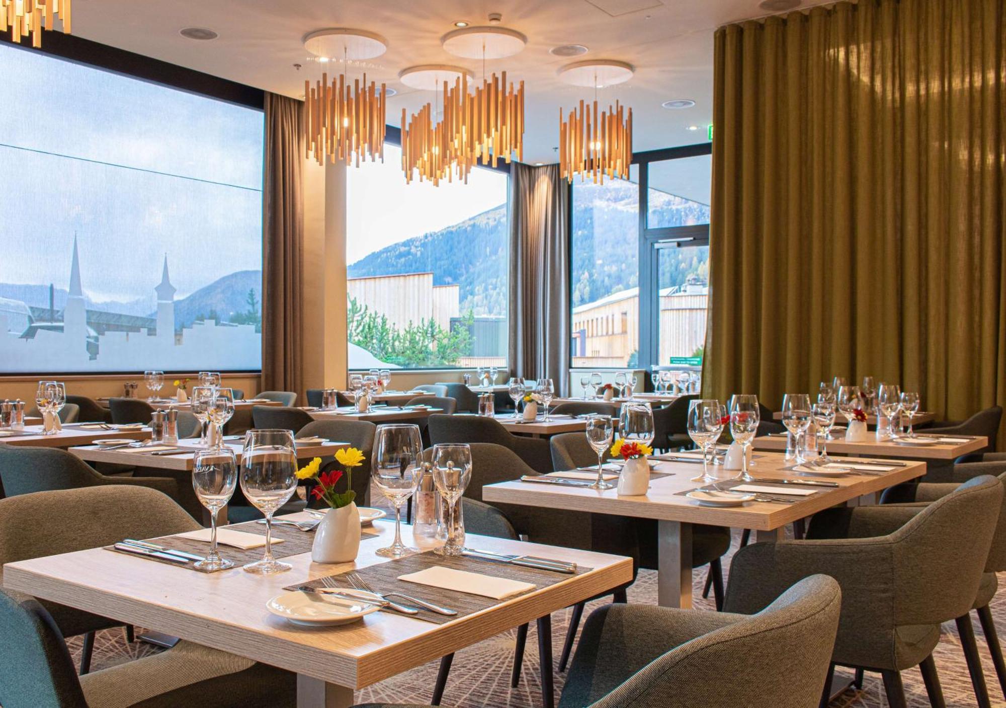 Hilton Garden Inn Davos Bagian luar foto