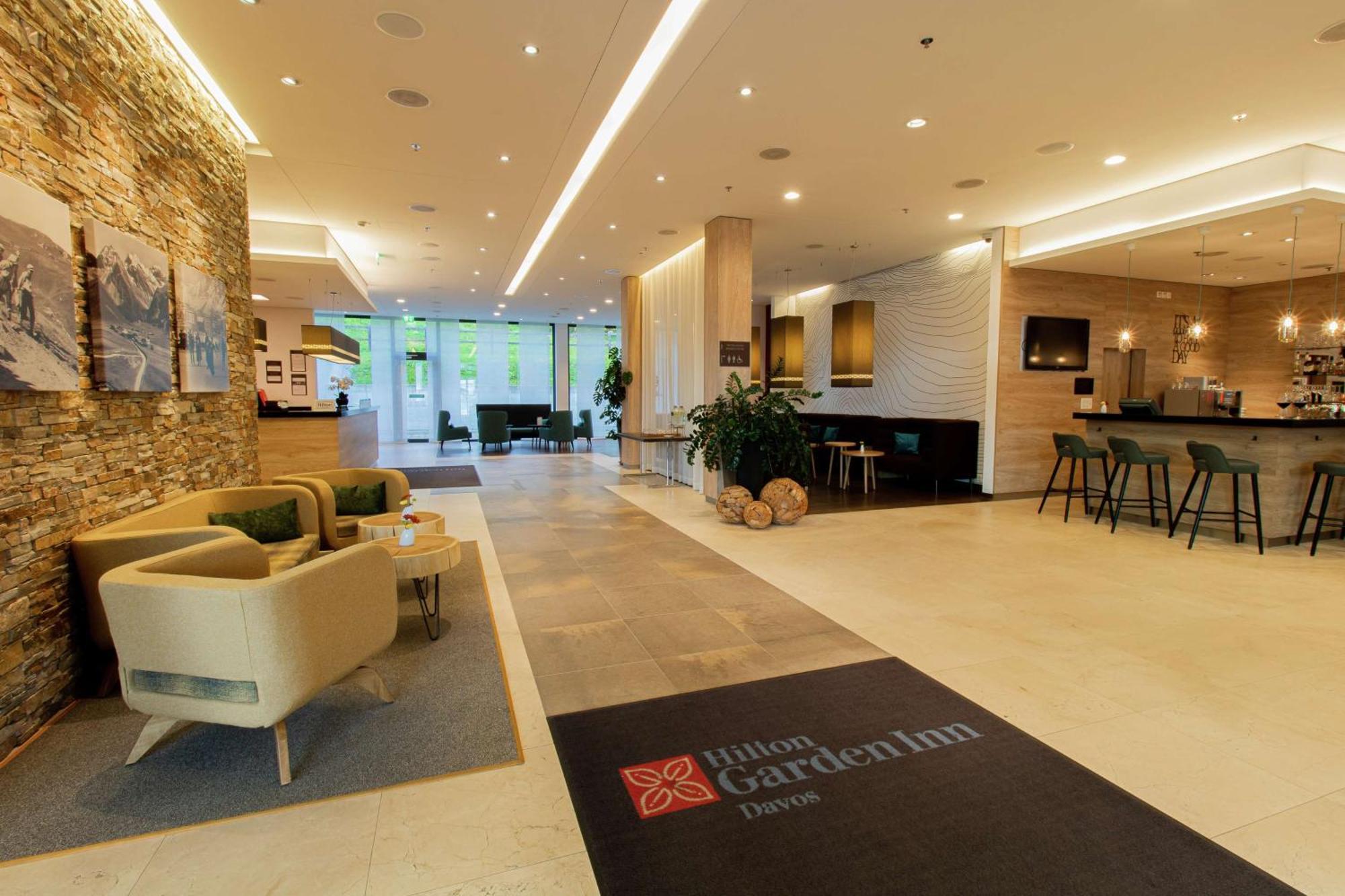 Hilton Garden Inn Davos Bagian luar foto