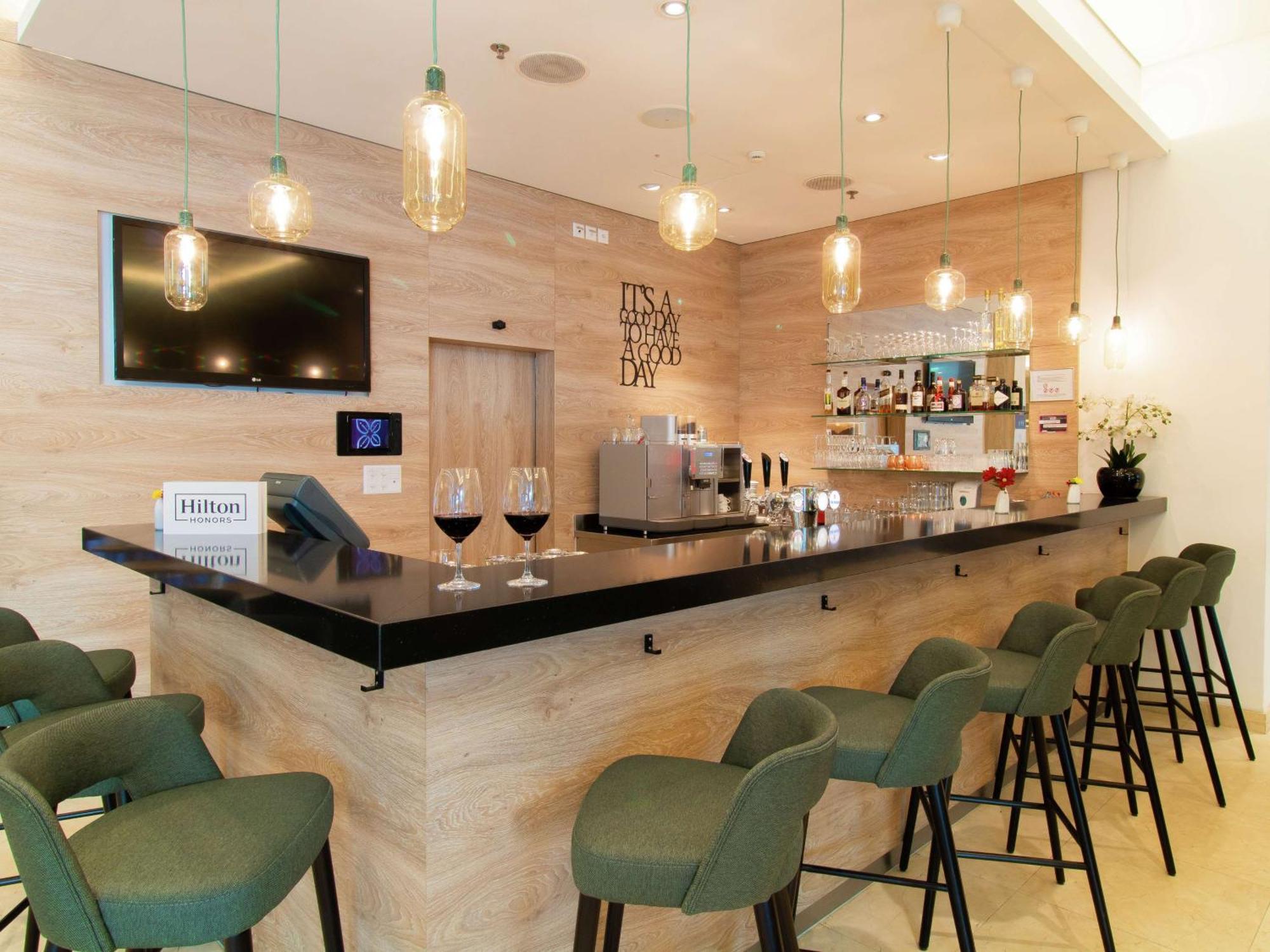 Hilton Garden Inn Davos Bagian luar foto