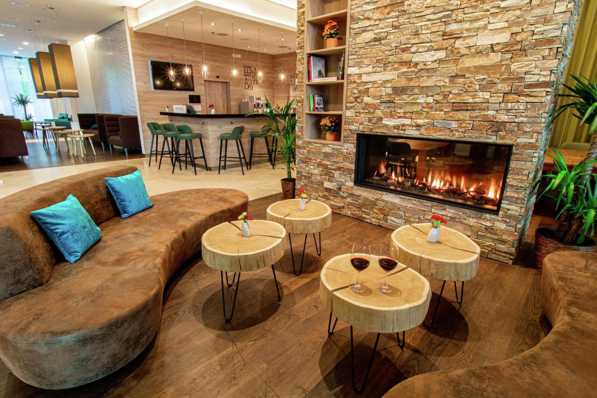 Hilton Garden Inn Davos Bagian luar foto