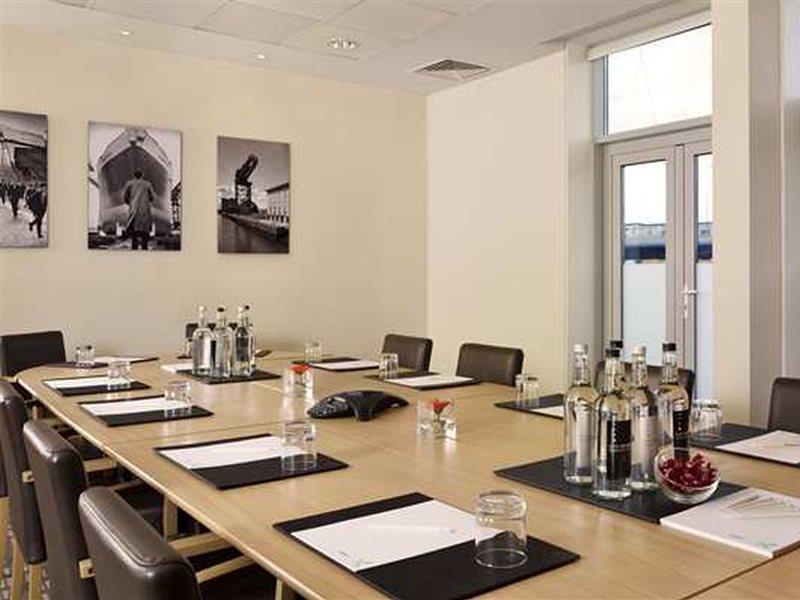 Hilton Garden Inn Davos Bagian luar foto