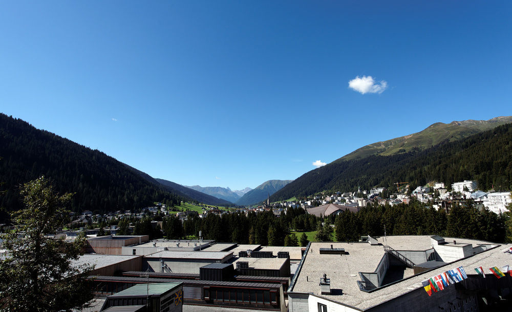 Hilton Garden Inn Davos Bagian luar foto
