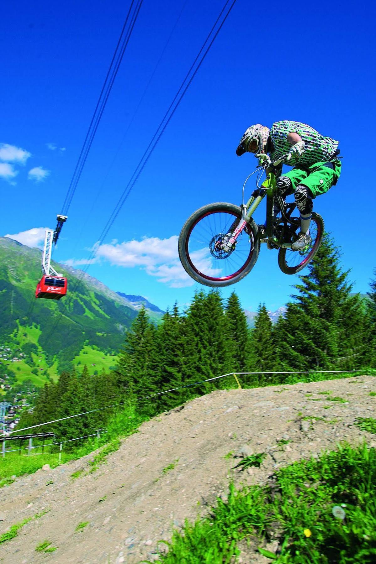 Hilton Garden Inn Davos Bagian luar foto